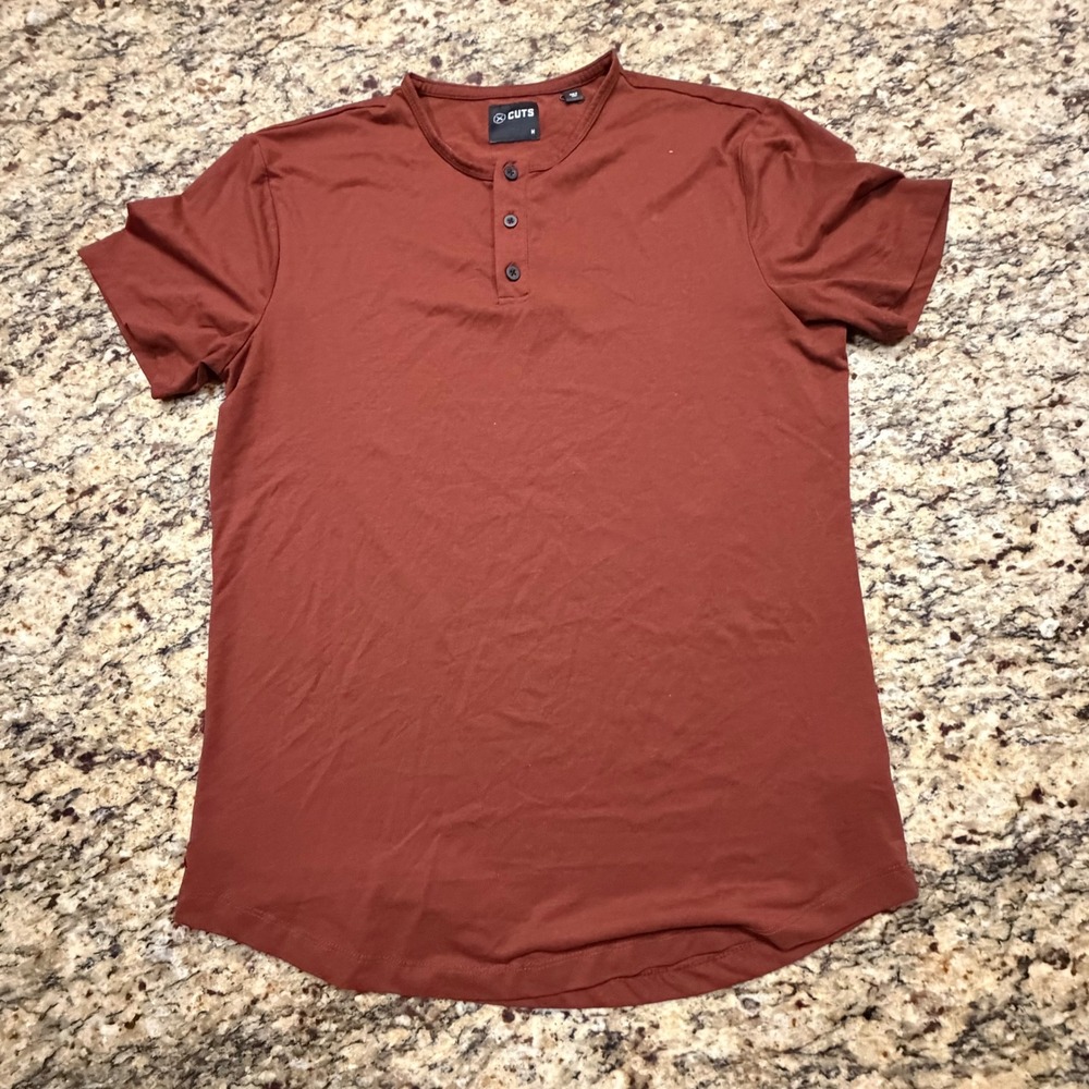 Cuts Clothing Mens Henley Shirt Rust Brown Short Sleeve Curved Hem Size M ws